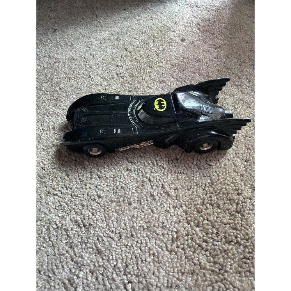 Vintage 1989 ERTL DC Comics Batman Batmobile 1:64 Scale Diecast